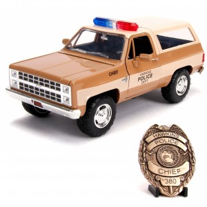 Jada Toys Stranger Things Hopper’s 1980 Chevy Blazer Hawkins Chief of Police with Police Badge Hollywood Rides 1:24 Scale 31111 