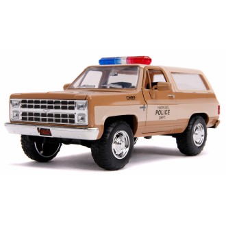 Jada Toys Stranger Things Hopper’s 1980 Chevy Blazer Hawkins Chief of Police with Police Badge Hollywood Rides 1:24 Scale 31111