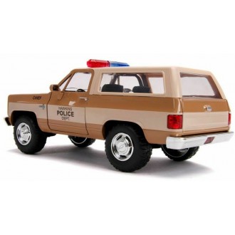 Jada Toys Stranger Things Hopper’s 1980 Chevy Blazer Hawkins Chief of Police with Police Badge Hollywood Rides 1:24 Scale 31111