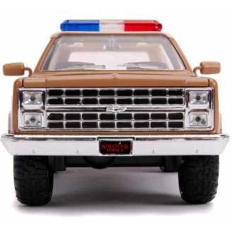 Jada Toys Stranger Things Hopper’s 1980 Chevy Blazer Hawkins Chief of Police with Police Badge Hollywood Rides 1:24 Scale 31111