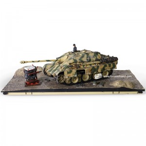 Forces of Valor German Tank Destroyer SD.KFZ.173 Jagdpanther Ausf.G1 with Zimmerit Normandy August 1944 1/32 Scale 801007A 