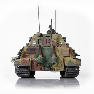 Forces of Valor German Heavy Tank Destroyer Sd.Kfz.186 Jagdtiger FGST.NR.305020 Schwere Panzerjäger Germany March 1945 Henschel suspension type 1/32 Scale 801024A