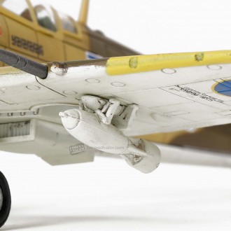 Forces of Valor British Supermarine Spitfire Mk IX RCAF, EN315 ZX-6 CG of Flt. Lt. Eugeniusz Horbaczewski of No.145 Sqn, La Fouconnerie, Tunisia, April 1943 1:72 Scale 812005D