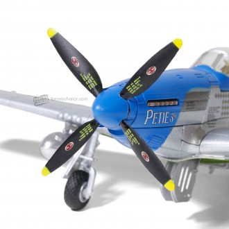 Forces of Valor USAFF P-51D Mustang aircraft fighter Petie 3rd, Lt. Col. John C. Meyer, 487th Fighter Squadron, 352nd Fighter Group, 1944 1:72 Scale 812013A