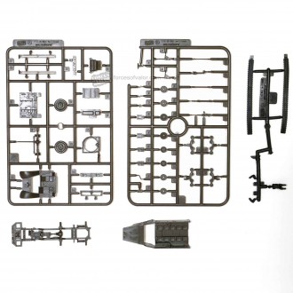 Forces of Valor U.S. M3A1 Half-track Normandy 1944 1:72 Scale Kit 873007A