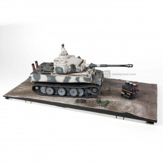 Forces of Valor Metal Proud Engine Plus Series German Sd.Kfz.181 PzKpfw VI Tiger Ausf. E Heavy Tank Initial Production Model Schwere Panzerabteilung 502 No.100 February 1943 Eastern Front Germany 1:32 Scale 912042B