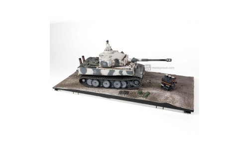 Forces of Valor Metal Proud Engine Plus Series German Sd.Kfz.181 PzKpfw VI Tiger Ausf. E Heavy Tank Initial Production Model Schwere Panzerabteilung 502 No.100 February 1943 Eastern Front Germany 1:32 Scale 912042B 