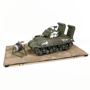 Forces of Valor U.S. Sherman M4E8 (105) Medium Tank HVSS with Deep Wading Gear 711th Battalion Okinawa 1945 Engine Plus Series 1:32 Scale 912102A 