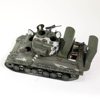 Forces of Valor U.S. Sherman M4E8 (105) Medium Tank HVSS with Deep Wading Gear 711th Battalion Okinawa 1945 Engine Plus Series 1:32 Scale 912102A