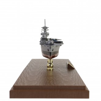 Forces of Valor British HMS Invincible (RO5) Light Aircraft Carrier Falklands War 1982 Full-hull Series Limited Edition 1:700 Scale 953001A