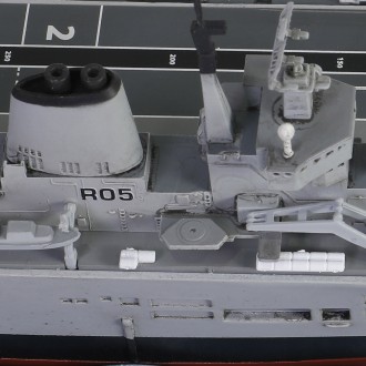 Forces of Valor British HMS Invincible (RO5) Light Aircraft Carrier Falklands War 1982 Full-hull Series Limited Edition 1:700 Scale 953001A