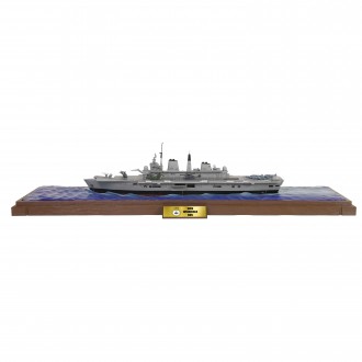 Forces of Valor British HMS Invincible (RO5) Light Aircraft Carrier Falklands War 1982 Waterline Series Limited Edition 1:700 Scale 955001A