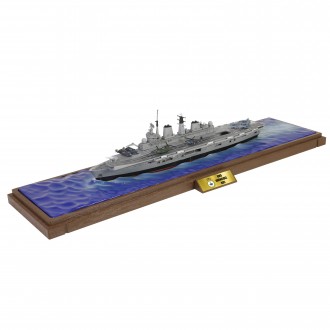 Forces of Valor British HMS Invincible (RO5) Light Aircraft Carrier Falklands War 1982 Waterline Series Limited Edition 1:700 Scale 955001A