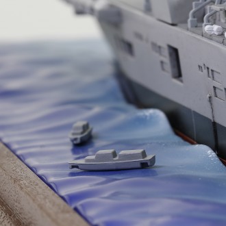 Forces of Valor British HMS Invincible (RO5) Light Aircraft Carrier Falklands War 1982 Waterline Series Limited Edition 1:700 Scale 955001A