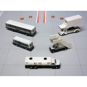 Gemini 200 Airport Service Vehicles 1:200 Scale G2APS450 