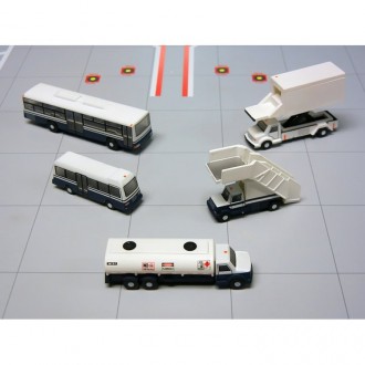 Gemini 200 Airport Service Vehicles 1:200 Scale G2APS450