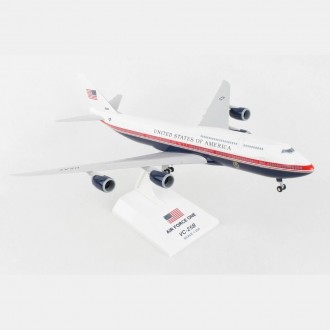 Skymarks Air Force One Boeing 747-8i VC-25B 1:200 Scale SKR1076